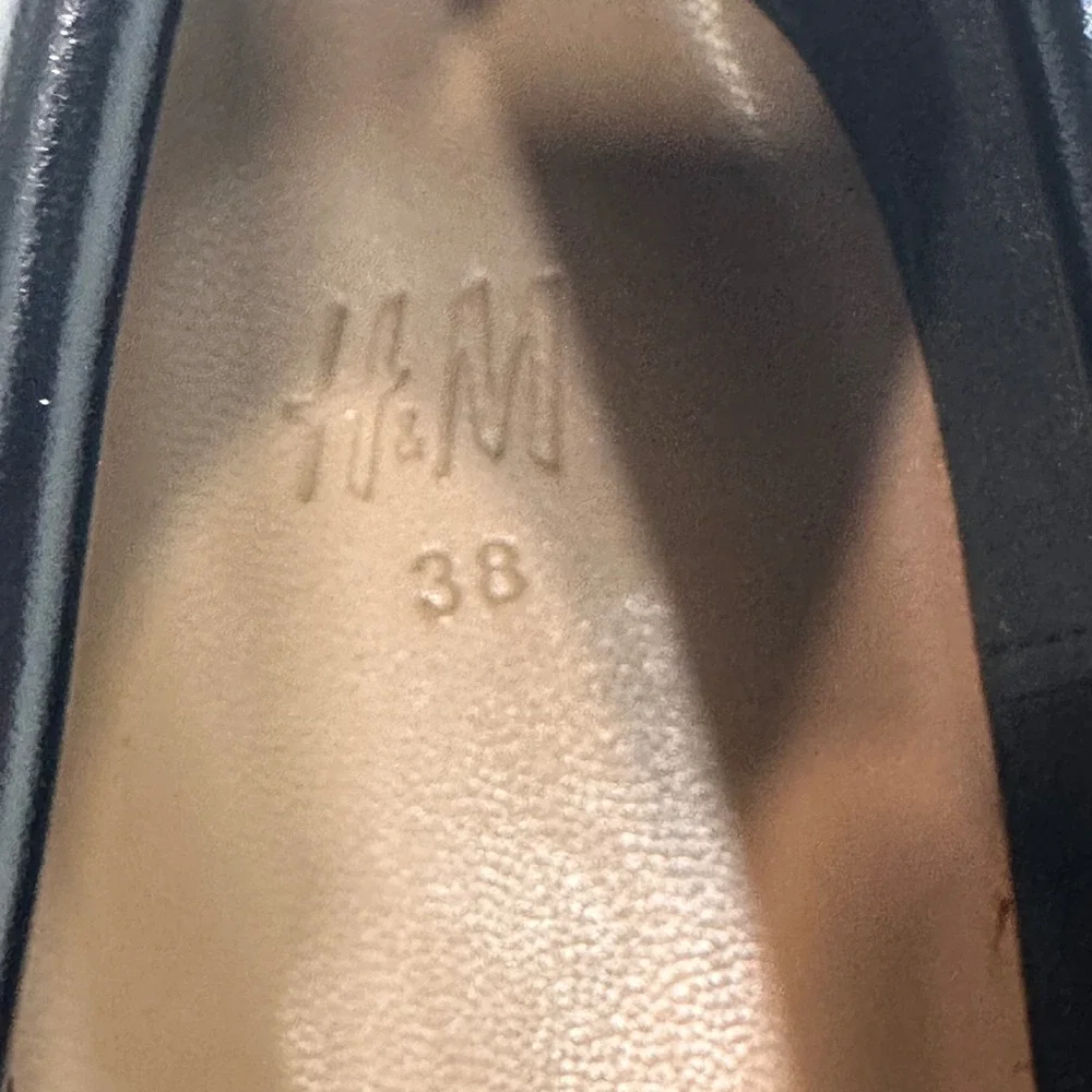 H&M Horsebit Chunky Lug Sole‎ Loafers Womens Size 38 Black Gold Y2K Academia